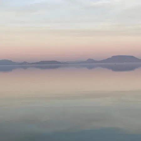 Strandi Apartmanok- Magyar Tenger Lägenhet Balatonmáriafürdő